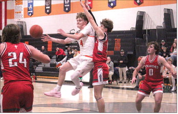 Horicon Boys Basketball Kick Off December with Win and Loss